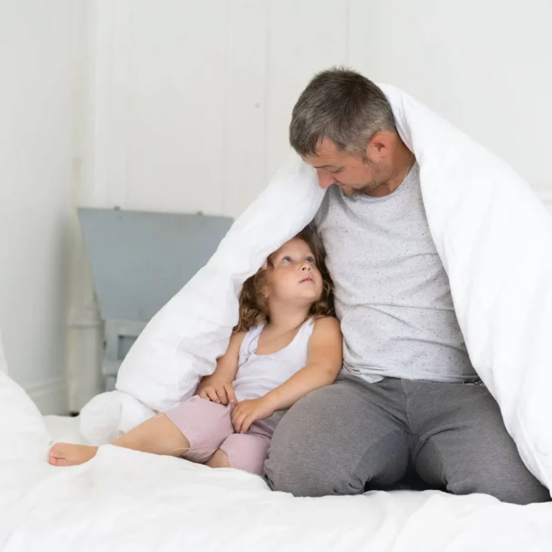 להירדם בחיוך: איך להשכיב פעוט לשנת לילה ואשכרה ליהנות מהתהליך