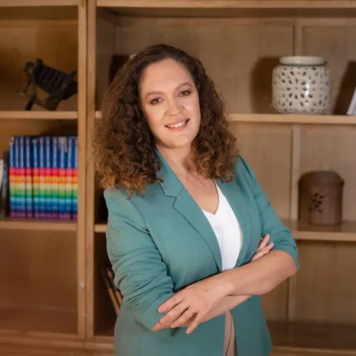 אלכסנדרה גולדשטיין, מייסדת הורות מחבקת